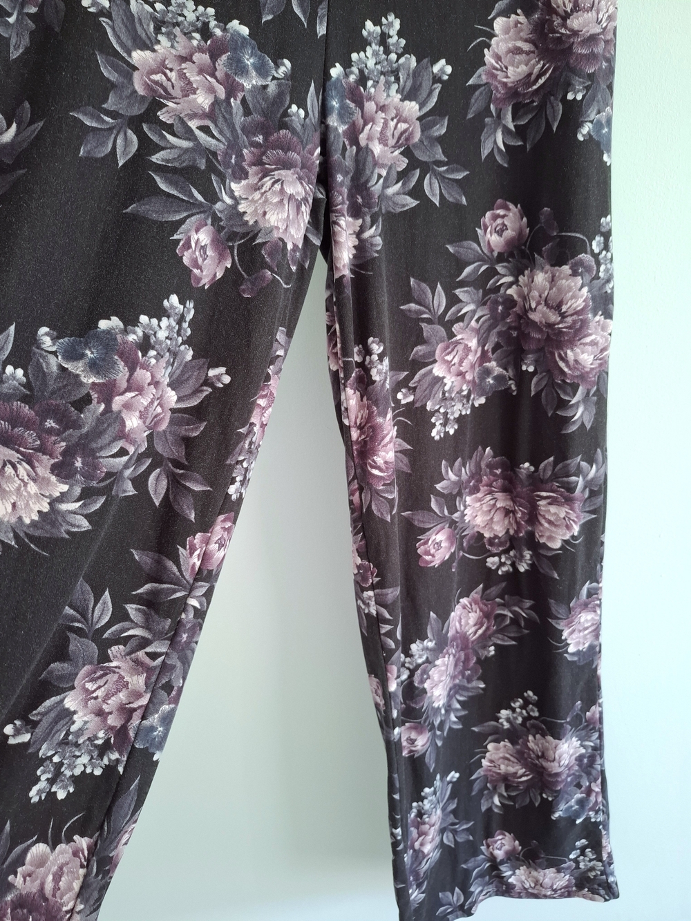 Wide Leg Floral Palazzo Pants in Mauve Black SZ L - Picture 3 of 3